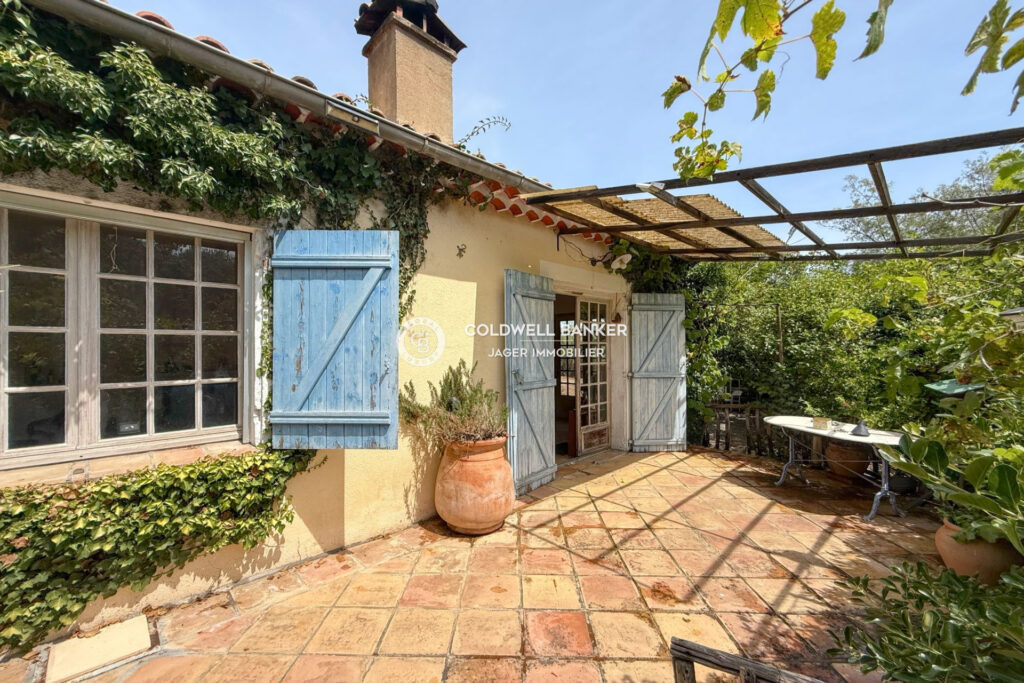 Maison de plain-pied  90 m²  Terrain 1 520 m²  Exposition S – 3 pièces – 2 chambres – 89.85 m²