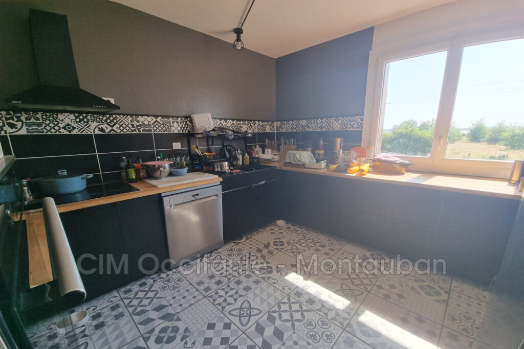 vente maison – NR pièces – 5 chambres – 200.00 m²