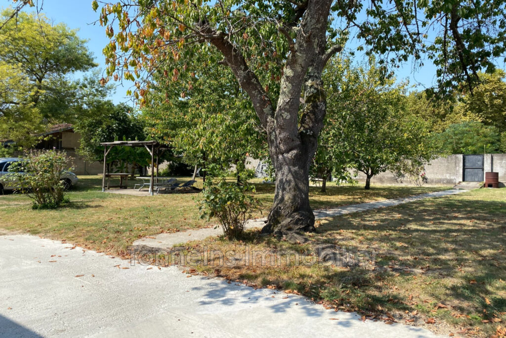 vente maison 8 Pièce(s) – 8 pièces – 5 chambres – 260.00 m²