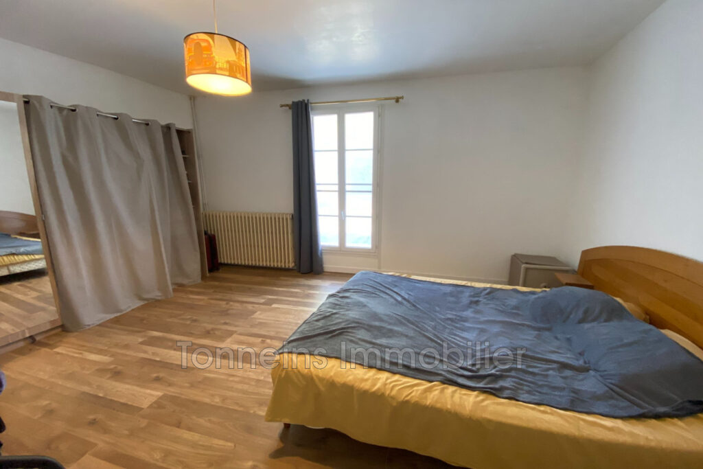 vente maison 8 Pièce(s) – 8 pièces – 5 chambres – 260.00 m²