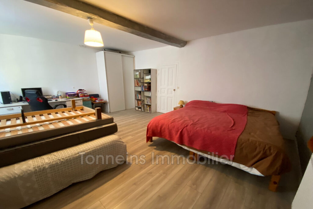 vente maison 8 Pièce(s) – 8 pièces – 5 chambres – 260.00 m²