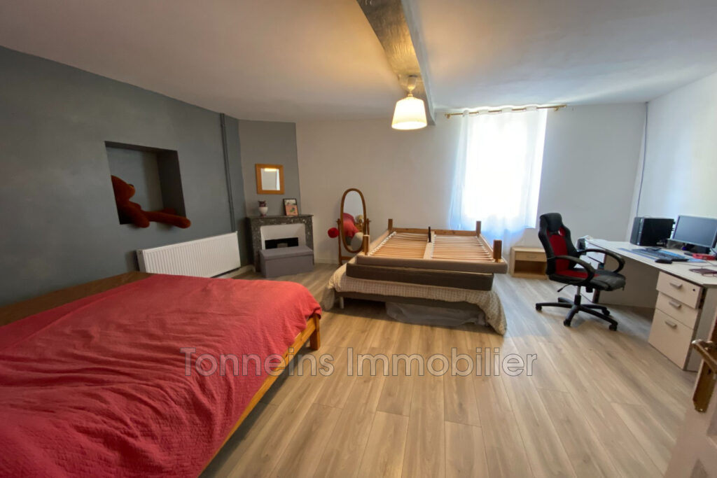 vente maison 8 Pièce(s) – 8 pièces – 5 chambres – 260.00 m²