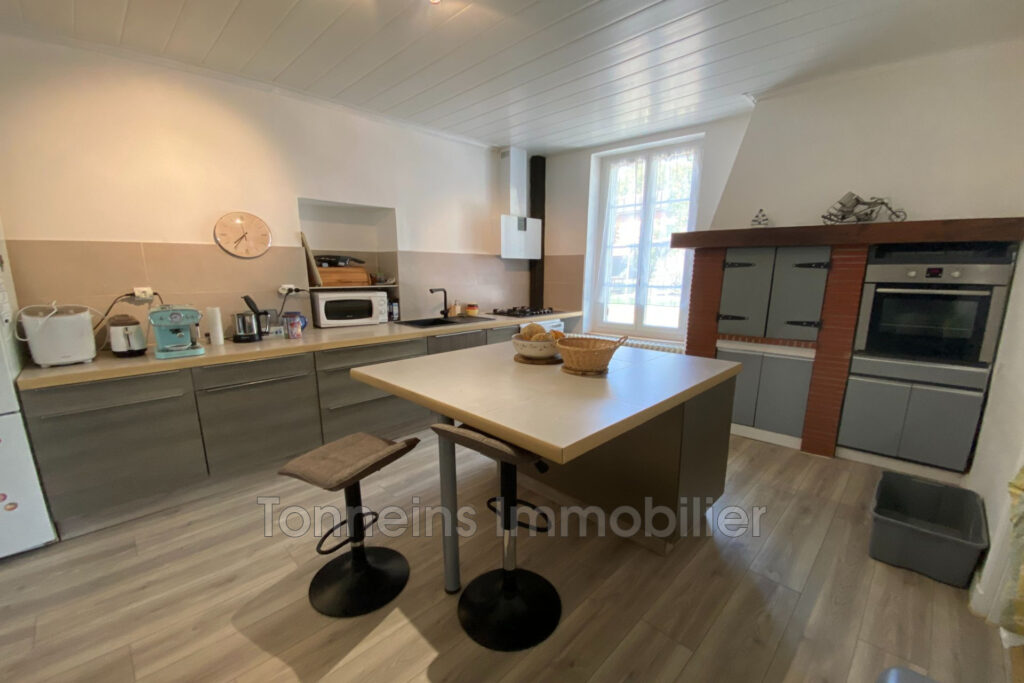 vente maison 8 Pièce(s) – 8 pièces – 5 chambres – 260.00 m²