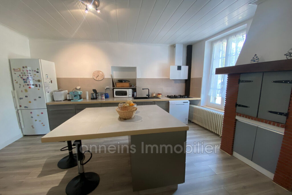 vente maison 8 Pièce(s) – 8 pièces – 5 chambres – 260.00 m²