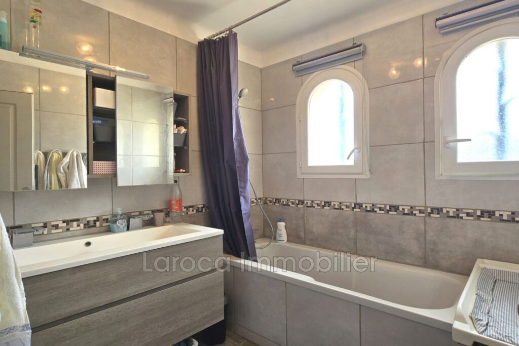 Achat maison à Laroque des Albères – 6 pièces – 5 chambres – 167.00 m²