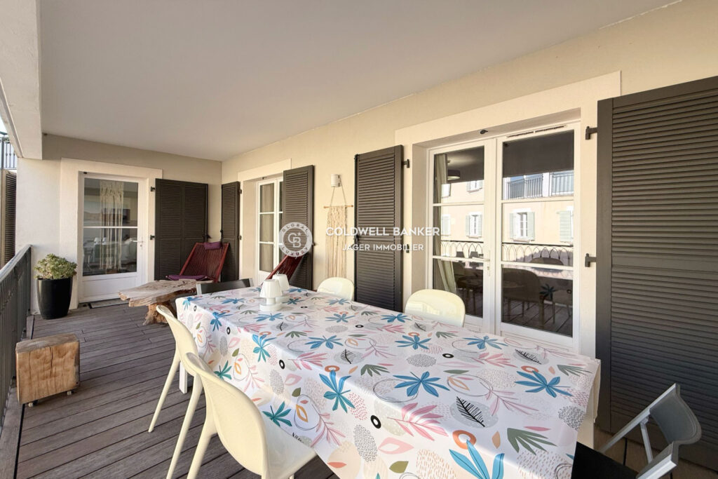 Saint-Tropez  Superbe 4 pièces meublé à deux pas de la Place  – 4 pièces – 3 chambres – 92.69 m²