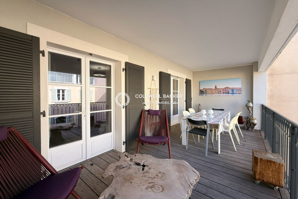 Saint-Tropez  Superbe 4 pièces meublé à deux pas de la Place  – 4 pièces – 3 chambres – 92.69 m²