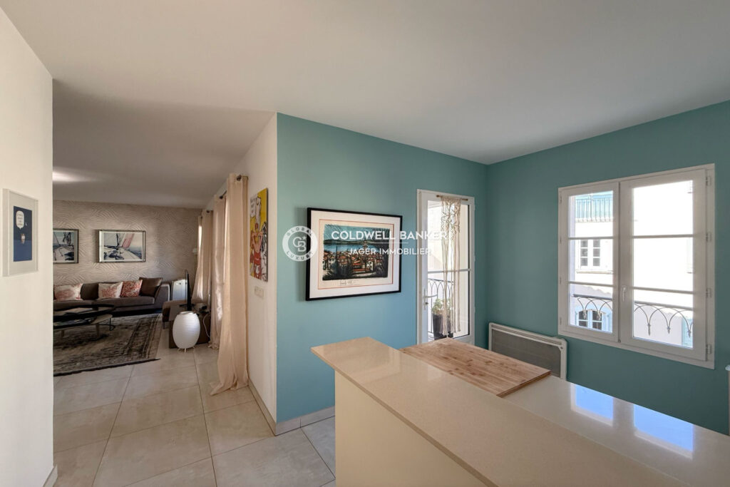 Saint-Tropez  Superbe 4 pièces meublé à deux pas de la Place  – 4 pièces – 3 chambres – 92.69 m²