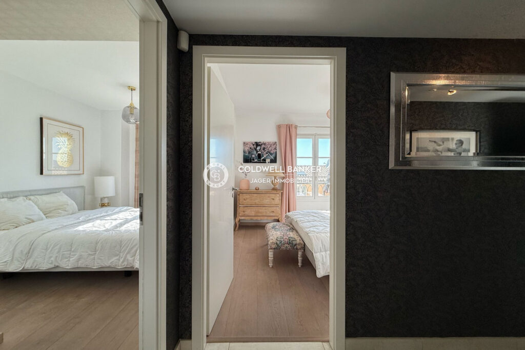 Saint-Tropez  Superbe 4 pièces meublé à deux pas de la Place  – 4 pièces – 3 chambres – 92.69 m²