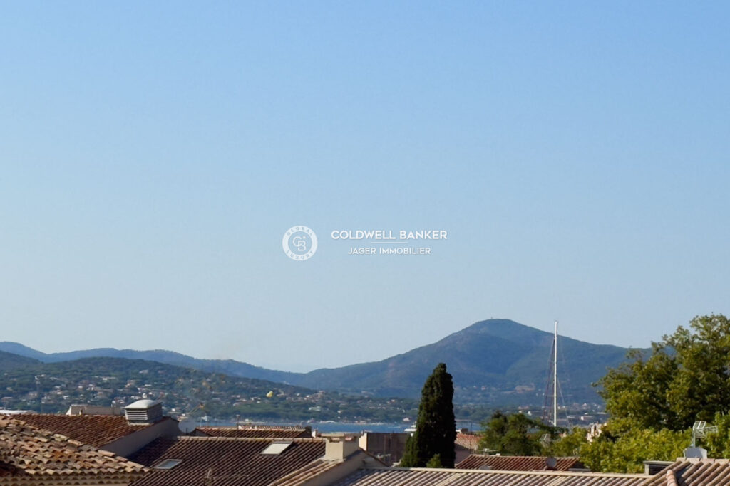 Saint-Tropez  Superbe 4 pièces meublé à deux pas de la Place  – 4 pièces – 3 chambres – 92.69 m²