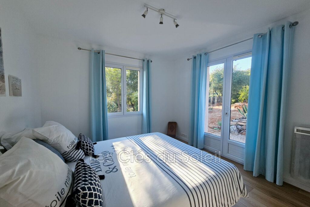 À Garéoult, votre havre de paix en Provence  Villa de plain-pi – 6 pièces – 4 chambres – 145.00 m²