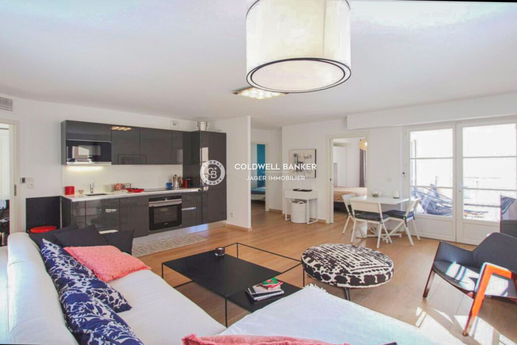 Saint-Tropez  Charmant T3 avec terrasse, parking et cave à de – 3 pièces – 2 chambres – 61.88 m²