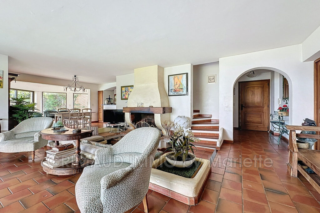 Villa vue mer dans domaine prestigieux avec piscine – 6 pièces – 5 chambres – 153.19 m²