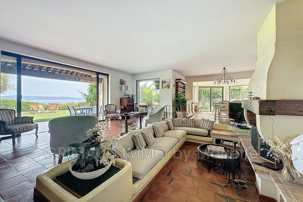 Villa vue mer dans domaine prestigieux avec piscine – 6 pièces – 5 chambres – 153.19 m²