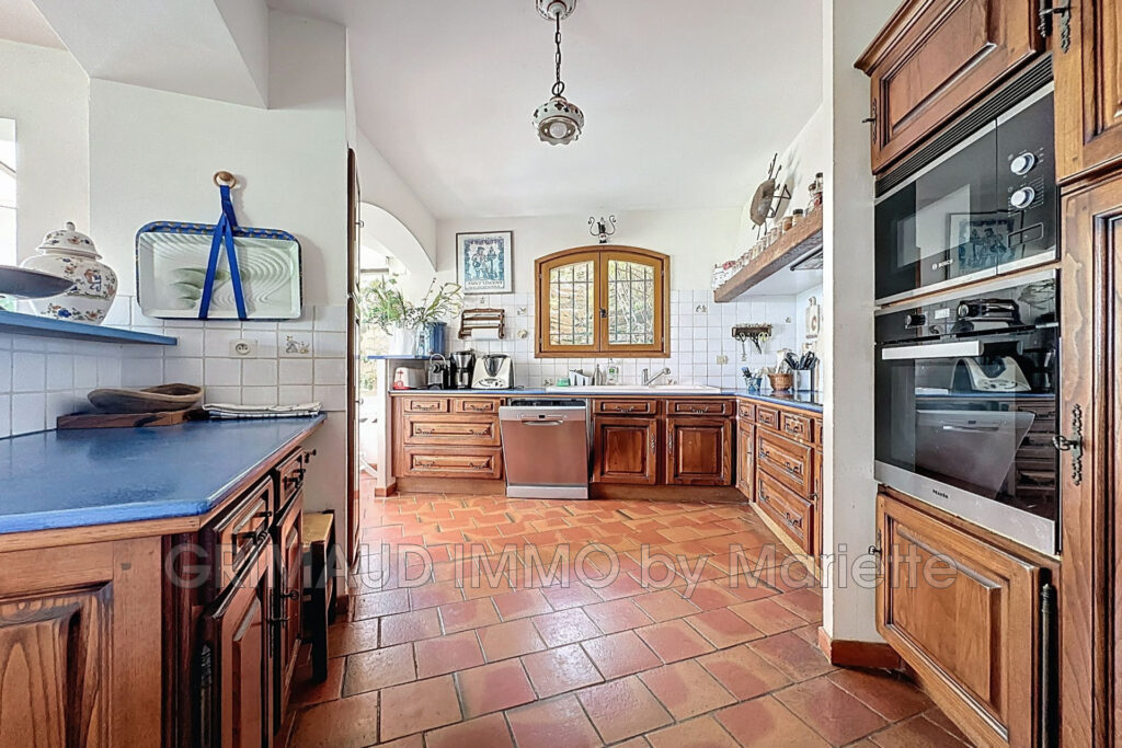 Villa vue mer dans domaine prestigieux avec piscine – 6 pièces – 5 chambres – 153.19 m²