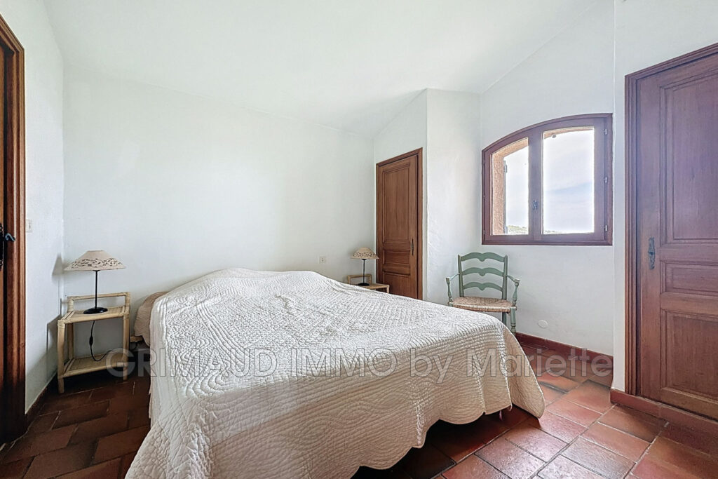 Villa vue mer dans domaine prestigieux avec piscine – 6 pièces – 5 chambres – 153.19 m²