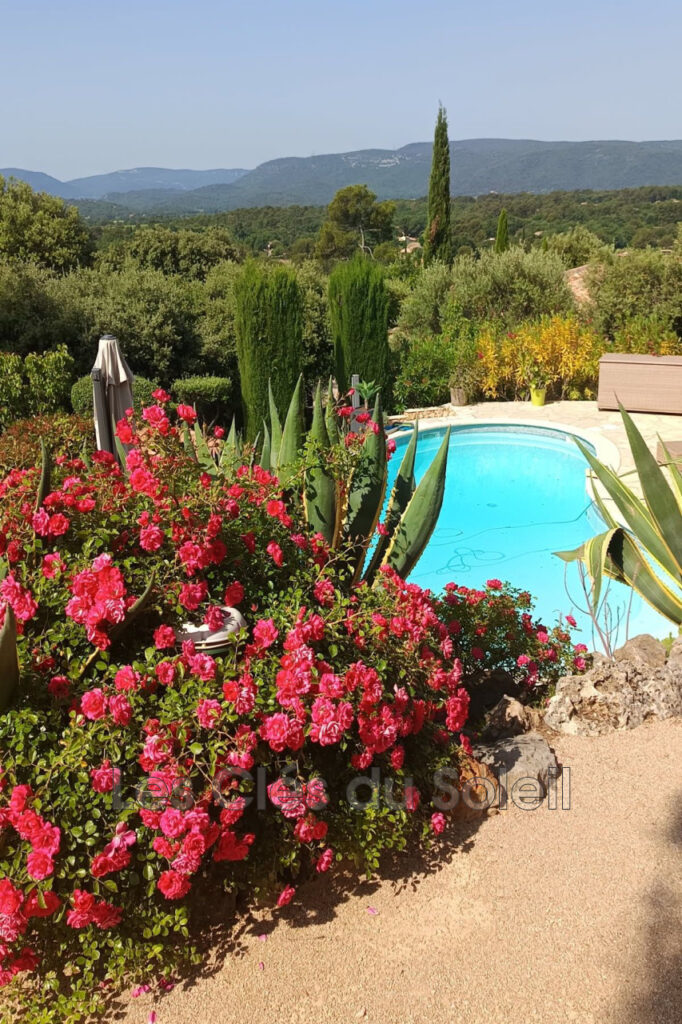 À Garéoult, votre havre de paix en Provence  Villa de plain-pi – 6 pièces – 4 chambres – 145.00 m²