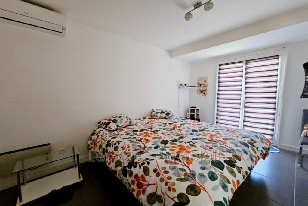 Villa T6 avec piscine  Le Val (Provence) À vendre au Val, c – 6 pièces – 4 chambres – 108.00 m²