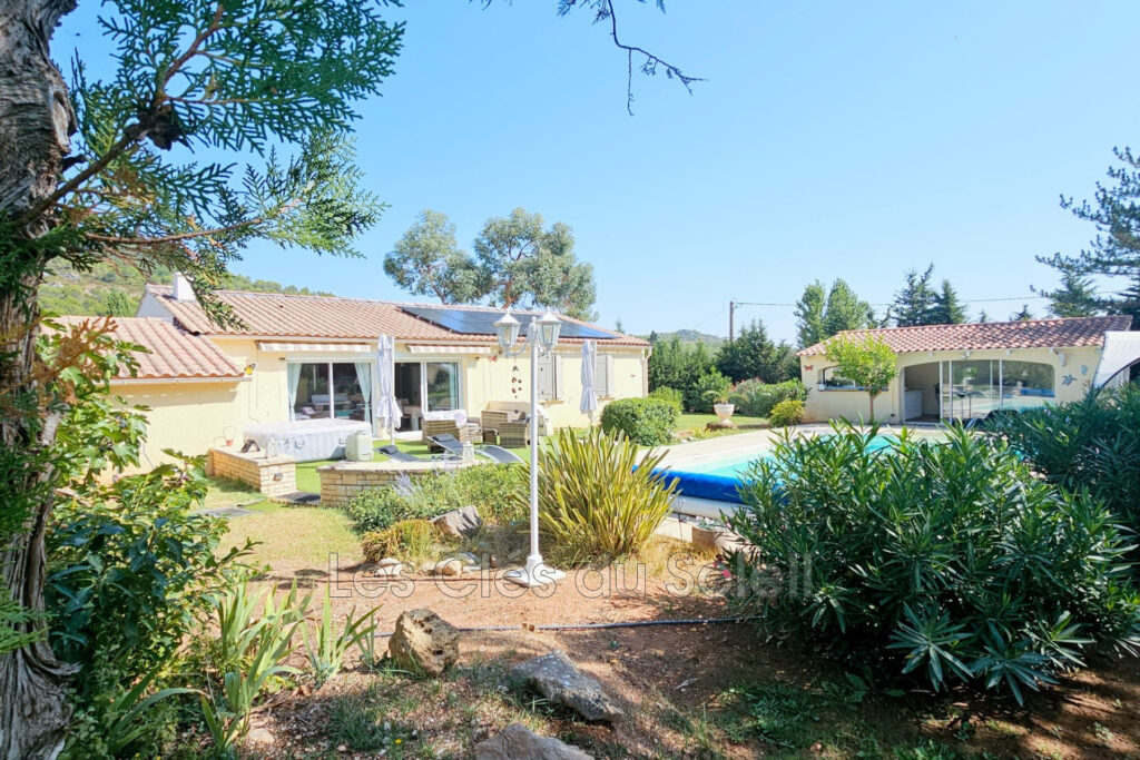 Villa T6 avec piscine  Le Val (Provence) À vendre au Val, c – 6 pièces – 4 chambres – 108.00 m²