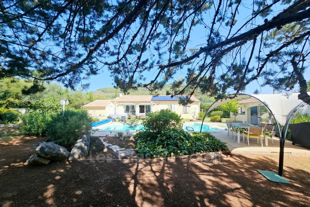 Villa T6 avec piscine  Le Val (Provence) À vendre au Val, c – 6 pièces – 4 chambres – 108.00 m²