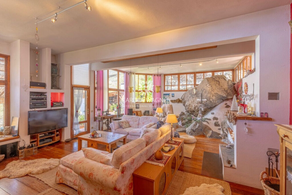 vente villa 9 Pièce(s) – 9 pièces – 5 chambres – 240.00 m²