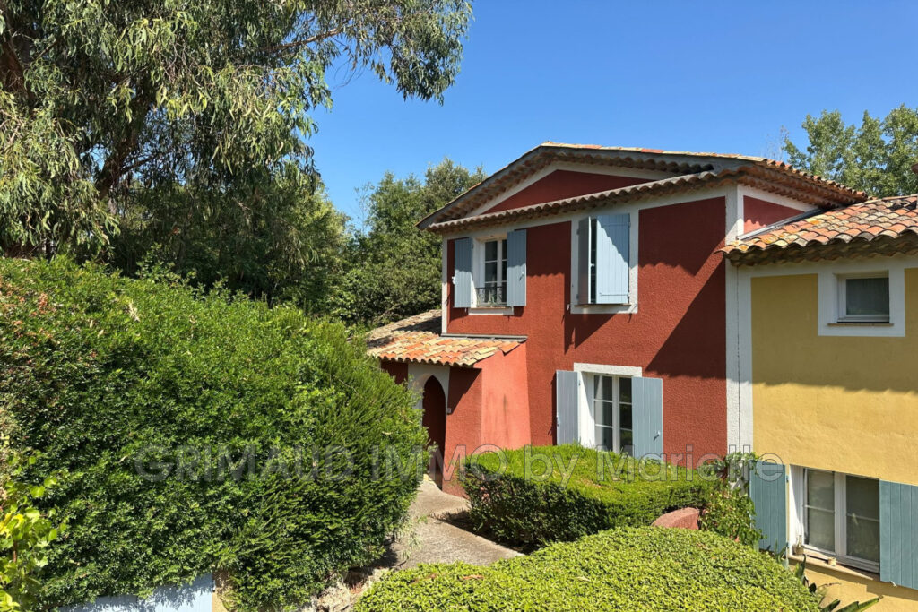 maison dans residence avec piscine, 4 chambres – 5 pièces – 4 chambres – 111.34 m²