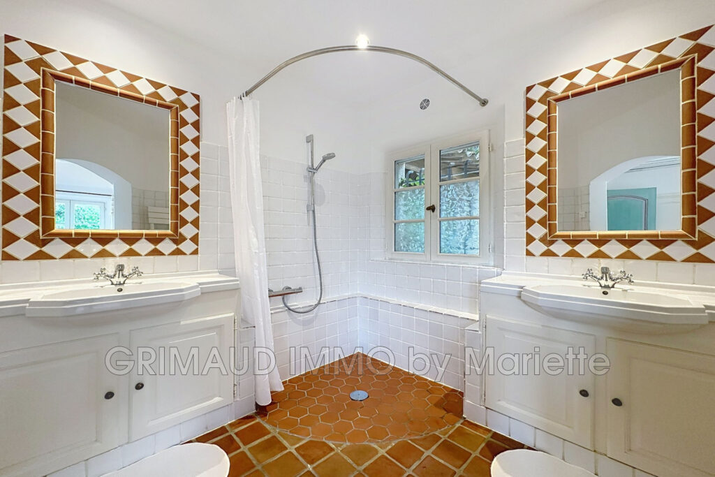 Villa 4 Chambres  Calme & Confort au Plan-de-la-Tour – NR pièces – 4 chambres