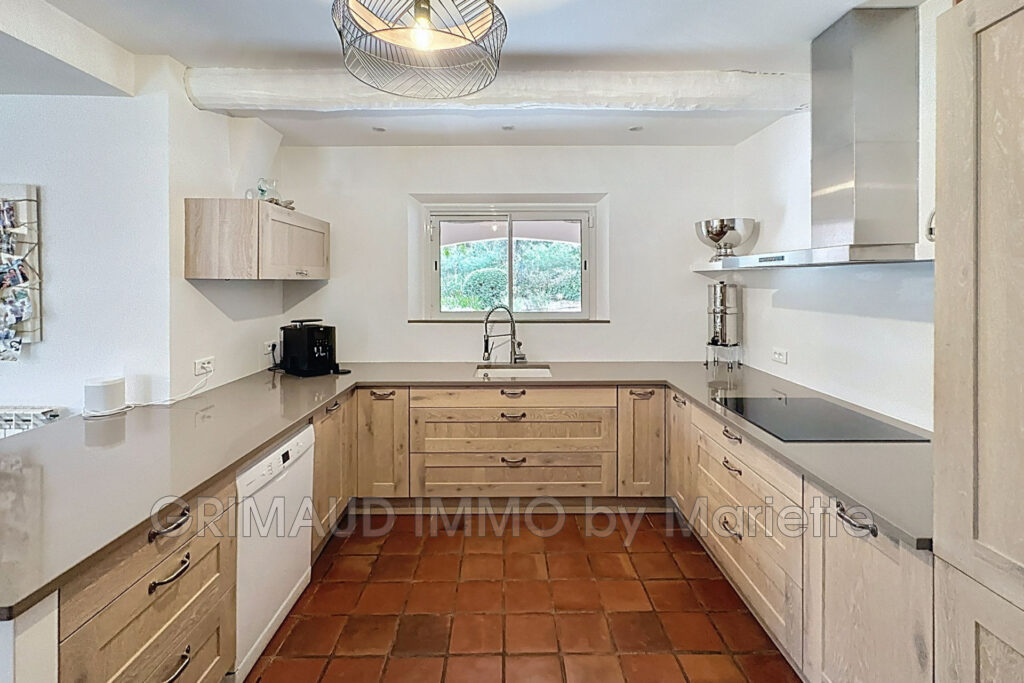 Villa 4 Chambres  Calme & Confort au Plan-de-la-Tour – NR pièces – 4 chambres