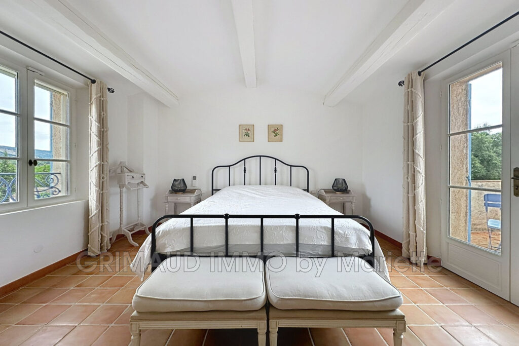 Villa 4 Chambres  Calme & Confort au Plan-de-la-Tour – NR pièces – 4 chambres