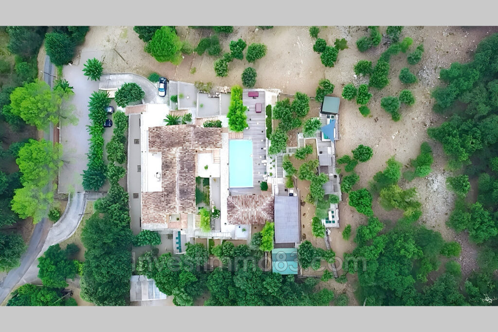 vente  9 Pièce(s) – 9 pièces – 8 chambres – 236.00 m²