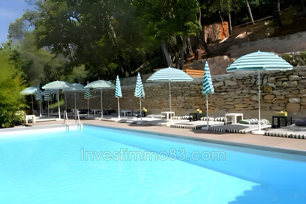 vente  9 Pièce(s) – 9 pièces – 8 chambres – 236.00 m²