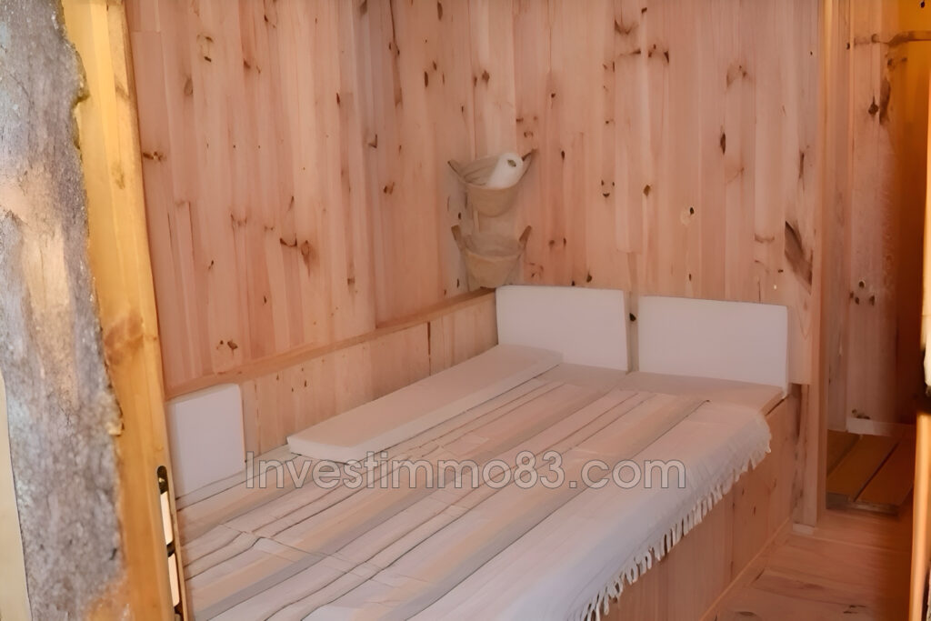 vente  9 Pièce(s) – 9 pièces – 8 chambres – 236.00 m²