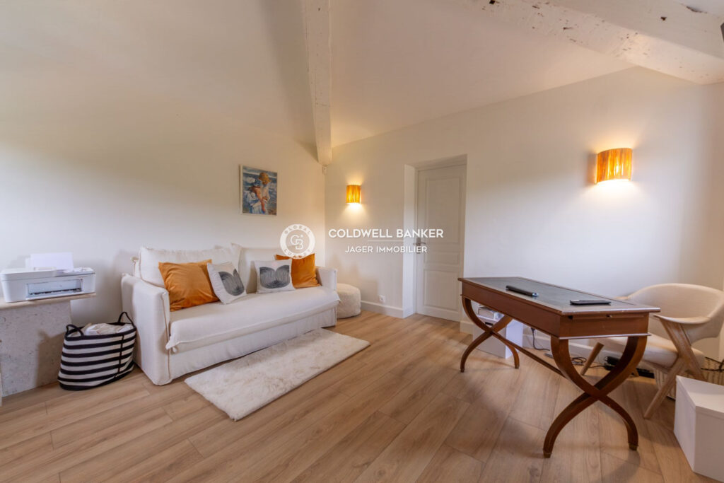 vente maison 5 Pièce(s) – 5 pièces – 4 chambres – 183.00 m²