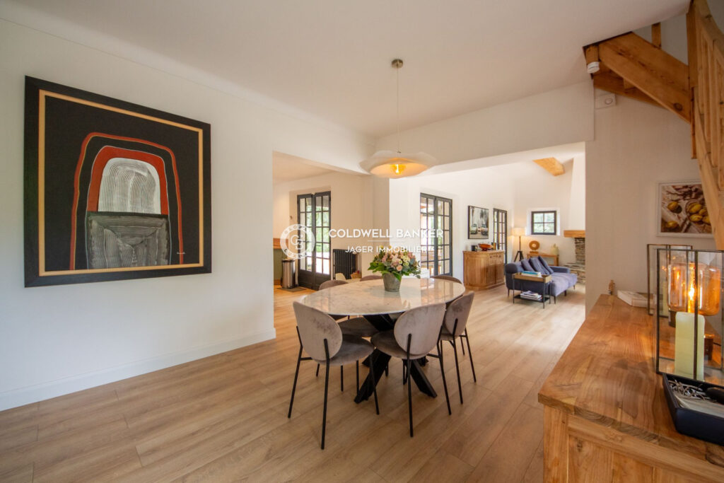 vente maison 5 Pièce(s) – 5 pièces – 4 chambres – 183.00 m²