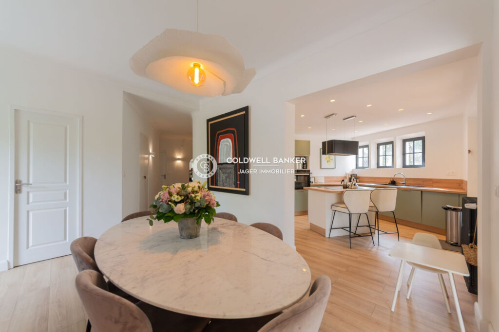 vente maison 5 Pièce(s) – 5 pièces – 4 chambres – 183.00 m²