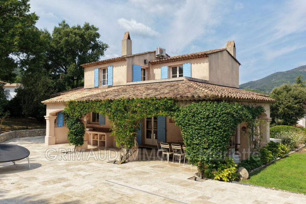 Villa 4 Chambres  Calme & Confort au Plan-de-la-Tour – NR pièces – 4 chambres