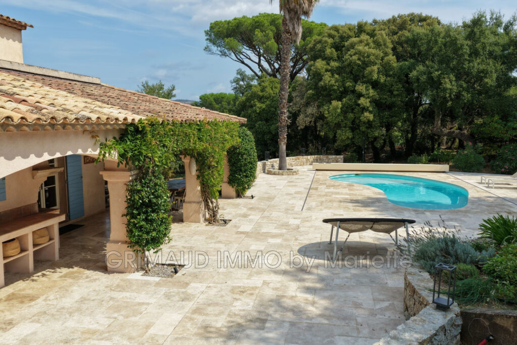 Villa 4 Chambres  Calme & Confort au Plan-de-la-Tour – NR pièces – 4 chambres