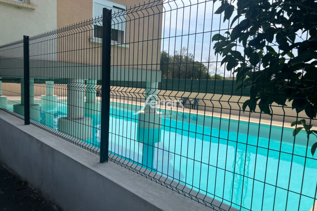 Draguignan, T3/4 de 81 m2 à rénover – balcons – parking facile – 4 pièces – 2 chambres – 81.00 m²