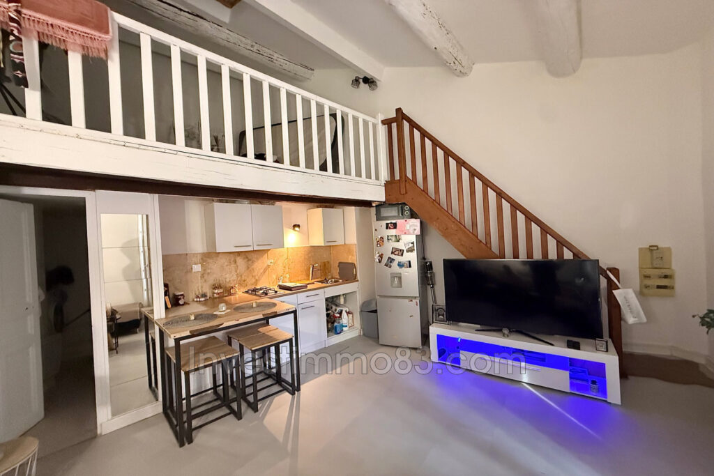 Au coeur de MARTIGUES, dans le quartier de JONQUIÈRES. Apparte – 2 pièces – 1 chambre – 40.00 m²