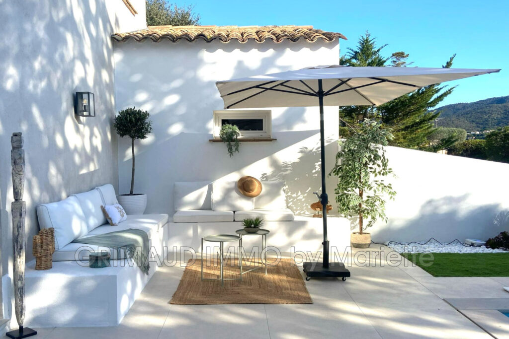 Villa plein sud avec piscine, proche centre Sainte-Maxime – 5 pièces – 4 chambres – 146.60 m²