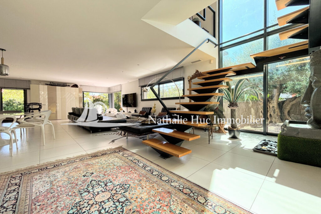 vente villa contemporaine 4 Pièce(s) – 4 pièces – 3 chambres – 180.00 m²