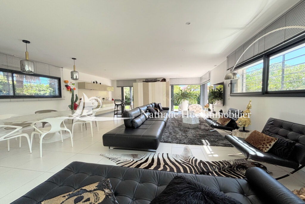 vente villa contemporaine 4 Pièce(s) – 4 pièces – 3 chambres – 180.00 m²