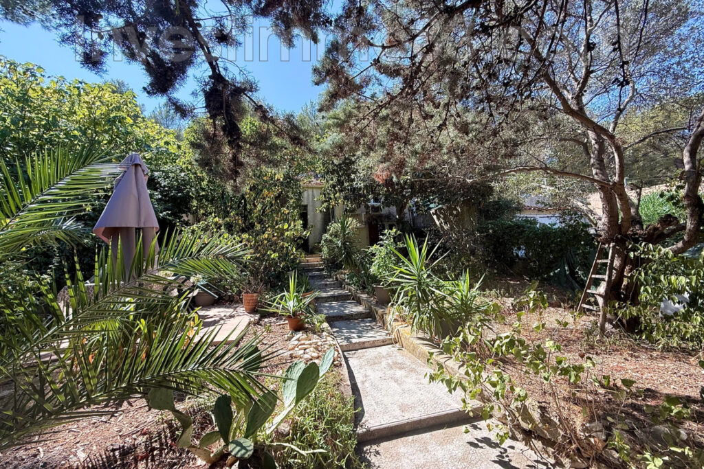 Proche des commodités, dans un quartier calme et recherché, ag – 4 pièces – 3 chambres – 95.00 m²