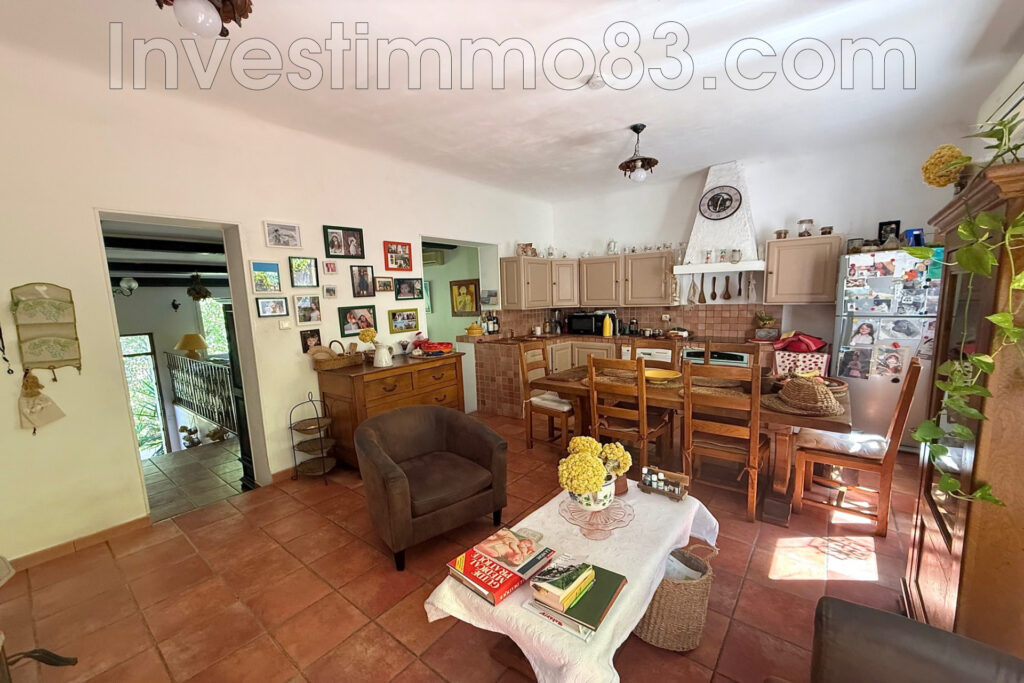 Proche des commodités, dans un quartier calme et recherché, ag – 4 pièces – 3 chambres – 95.00 m²