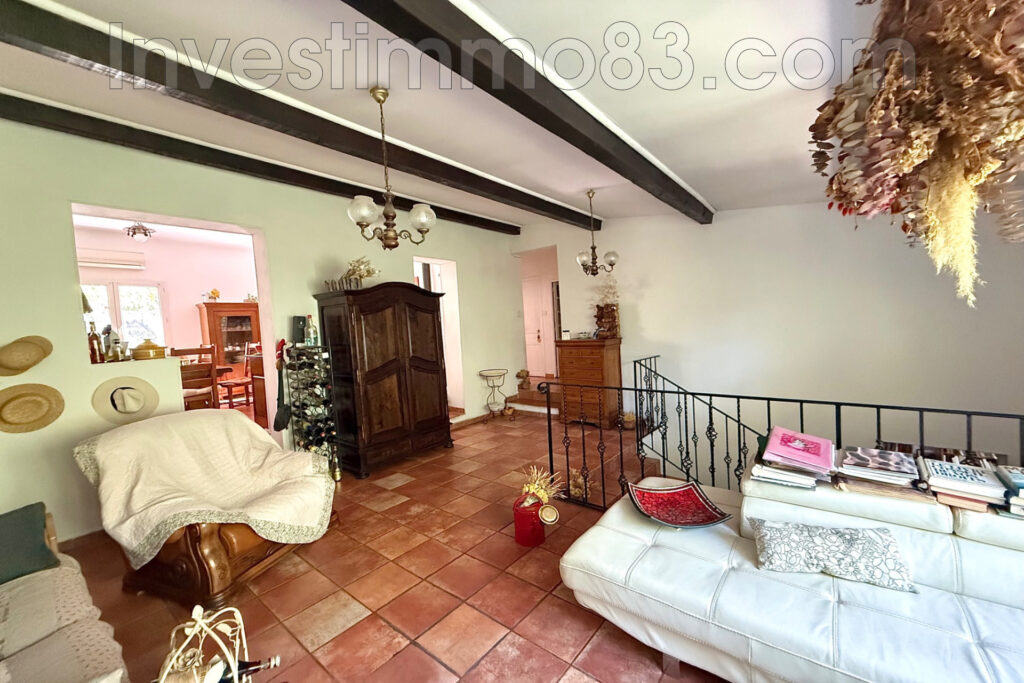 Proche des commodités, dans un quartier calme et recherché, ag – 4 pièces – 3 chambres – 95.00 m²