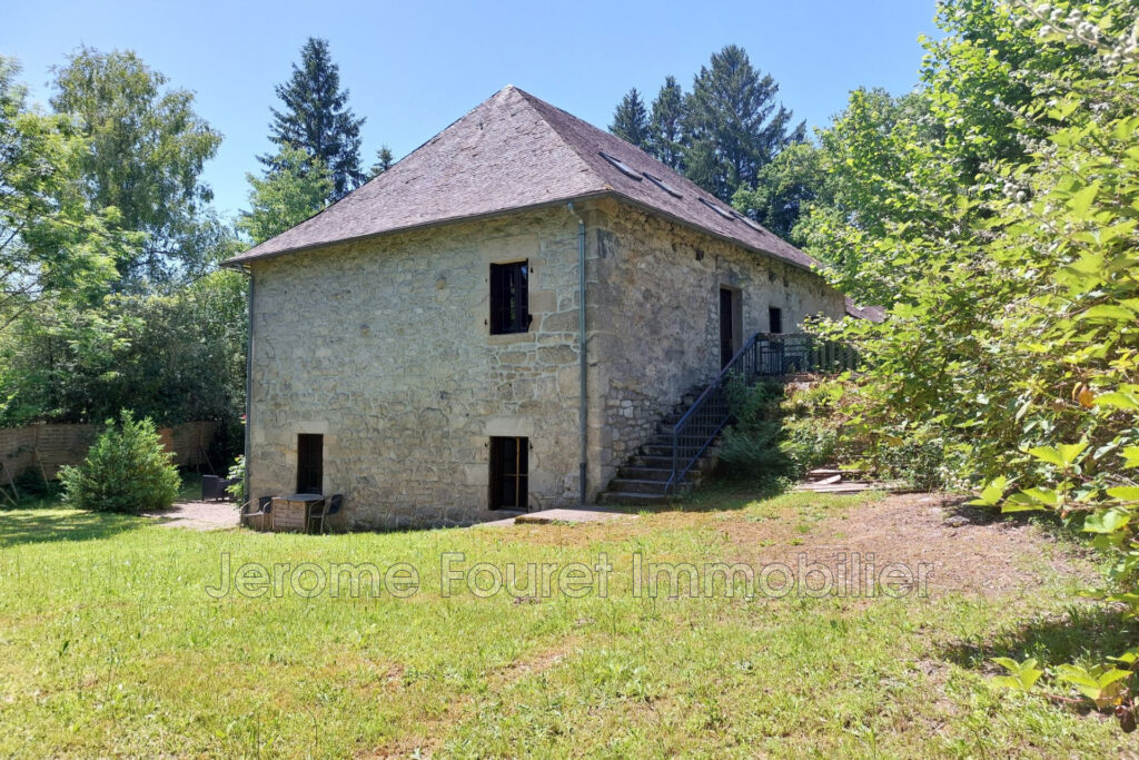 Propriété avec chambres d’hôtes  proche Égletons – NR pièces – 8 chambres – 298.34 m²