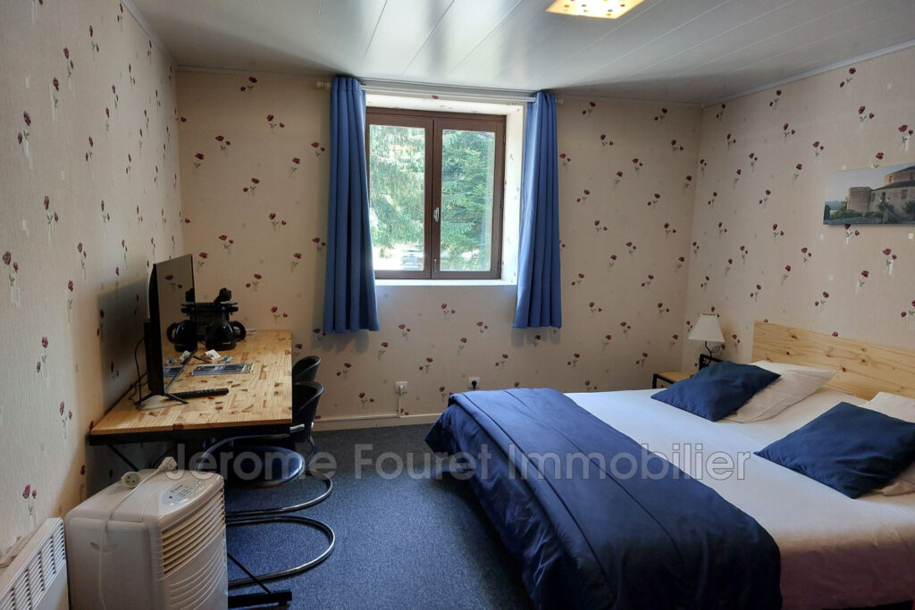 Propriété avec chambres d’hôtes  proche Égletons – NR pièces – 8 chambres – 298.34 m²