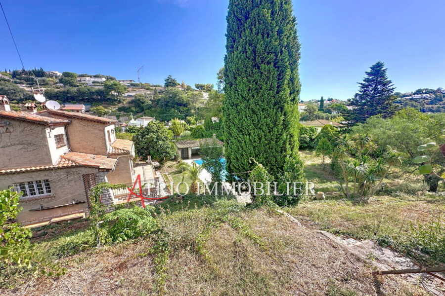 Maison à vendre à Cagnes-sur-mer — Vue parc — photo 1