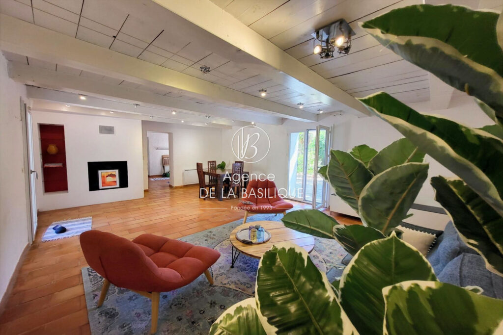 vente maison de caractère 5 Pièce(s) – 5 pièces – 3 chambres – 4  – 133.00 m²