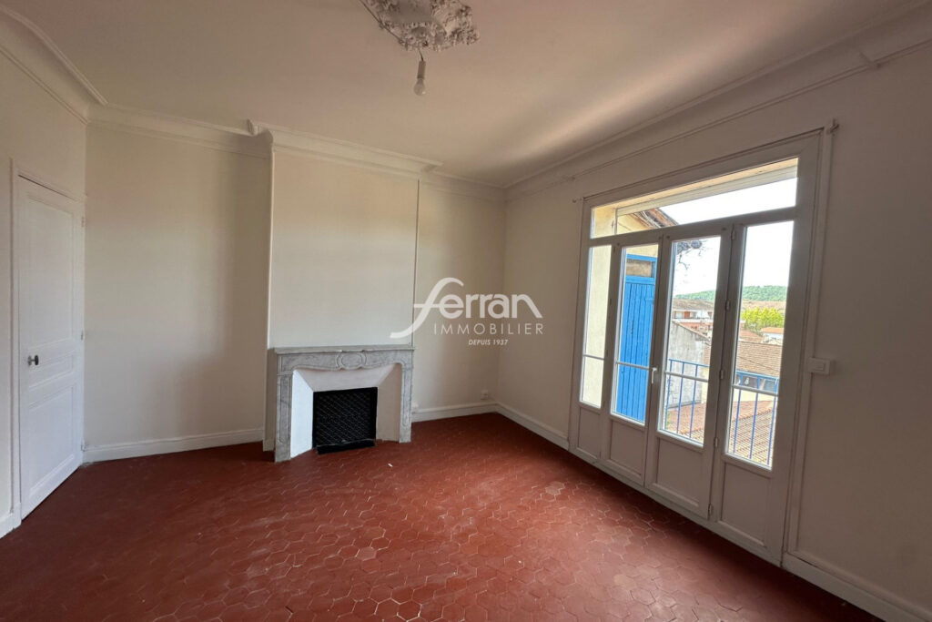 A vendre à Daguignan Appartement de type 3, centre ville – 3 pièces – 2 chambres – 63.80 m²